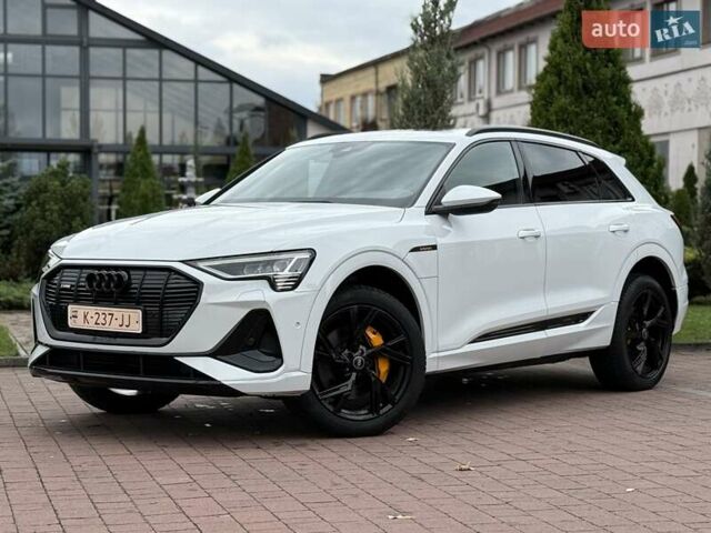 Белый Ауди E-Tron, объемом двигателя 0 л и пробегом 140 тыс. км за 31449 $, фото 1 на Automoto.ua