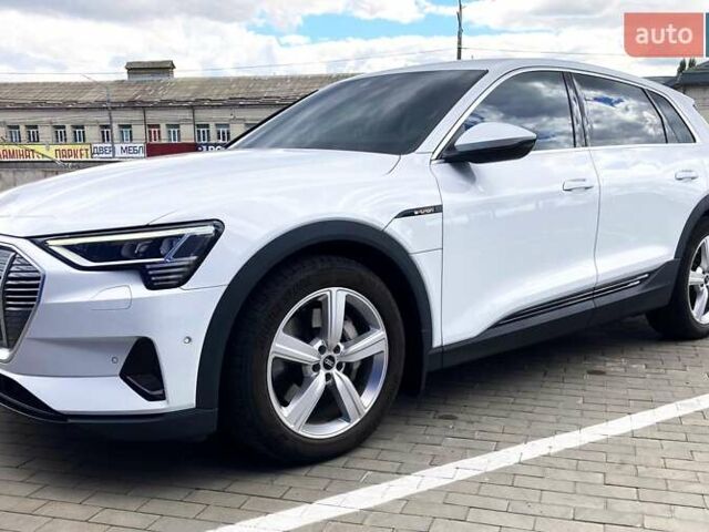 Белый Ауди E-Tron, объемом двигателя 0 л и пробегом 78 тыс. км за 29800 $, фото 1 на Automoto.ua