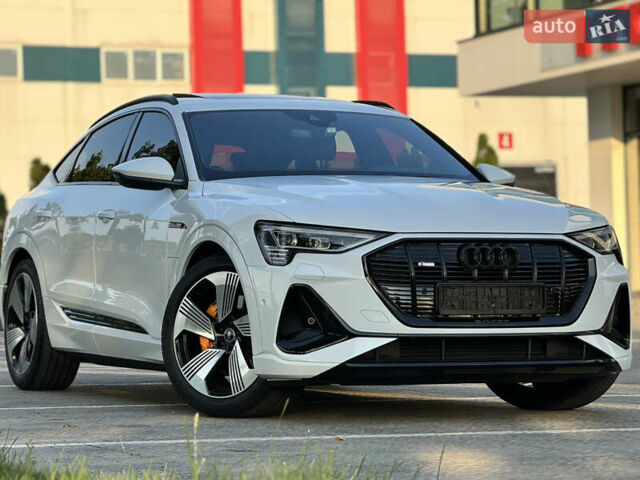 Белый Ауди E-Tron, объемом двигателя 0 л и пробегом 61 тыс. км за 42800 $, фото 1 на Automoto.ua