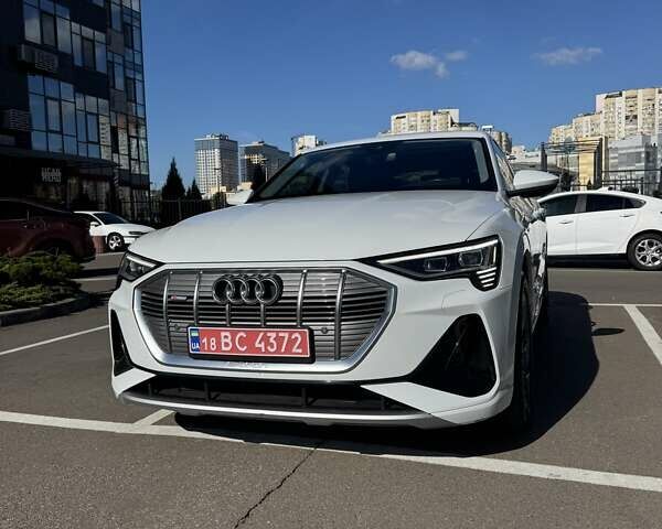 Белый Ауди E-Tron, объемом двигателя 0 л и пробегом 57 тыс. км за 35700 $, фото 1 на Automoto.ua
