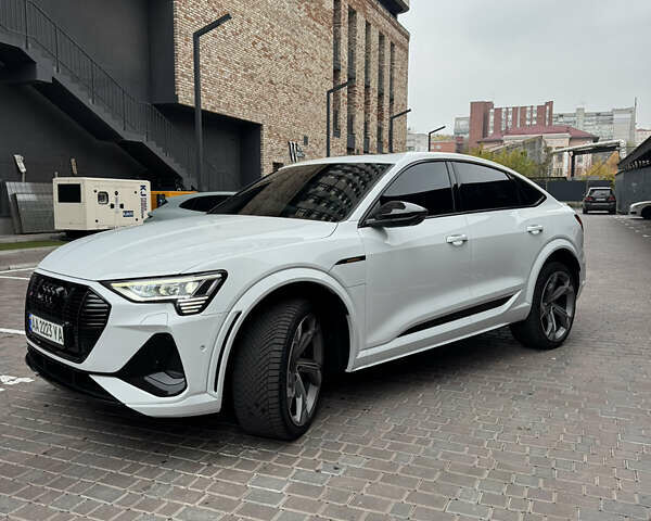 Белый Ауди E-Tron, объемом двигателя 0 л и пробегом 42 тыс. км за 50600 $, фото 1 на Automoto.ua