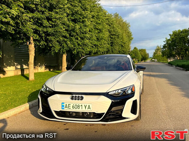 Білий Ауді E-Tron, об'ємом двигуна 0 л та пробігом 29 тис. км за 65450 $, фото 1 на Automoto.ua
