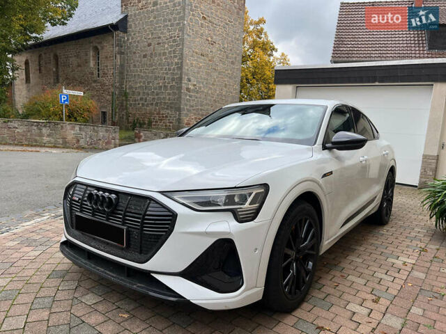 Белый Ауди E-Tron, объемом двигателя 0 л и пробегом 41 тыс. км за 47000 $, фото 1 на Automoto.ua