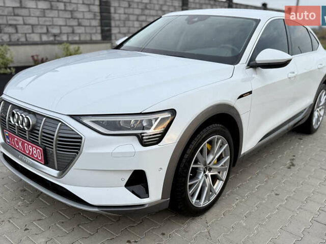 Белый Ауди E-Tron, объемом двигателя 0 л и пробегом 38 тыс. км за 38500 $, фото 1 на Automoto.ua