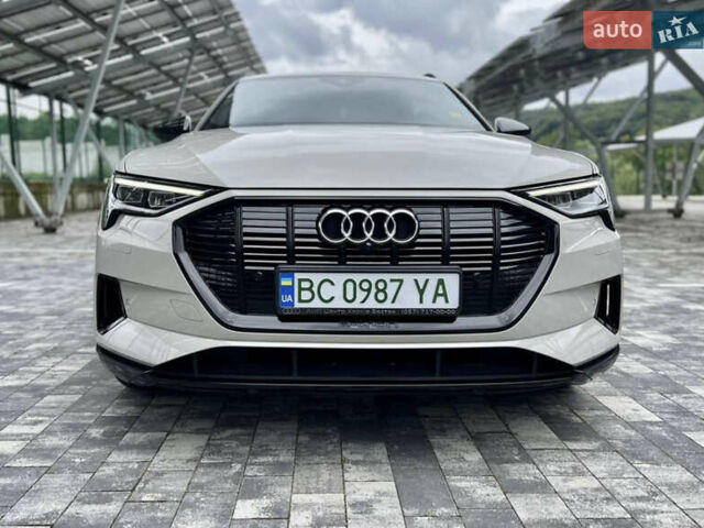 Бежевый Ауди E-Tron, объемом двигателя 0 л и пробегом 53 тыс. км за 35900 $, фото 1 на Automoto.ua