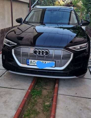 Чорний Ауді E-Tron, об'ємом двигуна 0 л та пробігом 70 тис. км за 30000 $, фото 1 на Automoto.ua