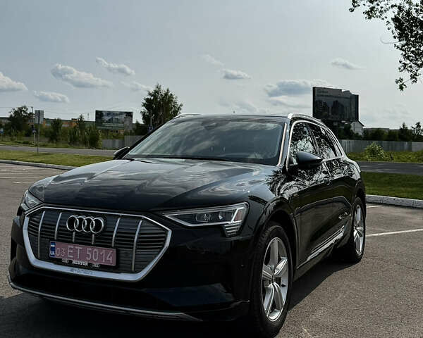 Черный Ауди E-Tron, объемом двигателя 0 л и пробегом 72 тыс. км за 33000 $, фото 1 на Automoto.ua