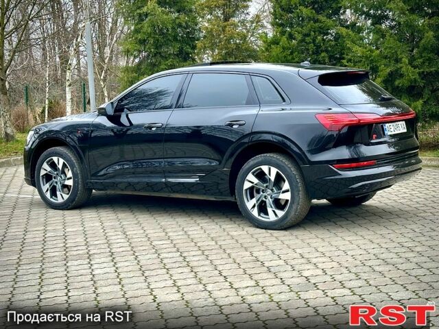 Черный Ауди E-Tron, объемом двигателя 0 л и пробегом 180 тыс. км за 25000 $, фото 1 на Automoto.ua