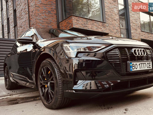 Ауді E-Tron 2019 у Тернополі на Automoto.ua Чорний Ауді E-Tron, об'ємом двигуна 0 л та пробігом 120 тис. км за 37000 $, фото 1 на Automoto.ua