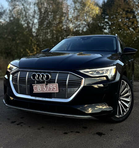 Черный Ауди E-Tron, объемом двигателя 0 л и пробегом 80 тыс. км за 31000 $, фото 1 на Automoto.ua