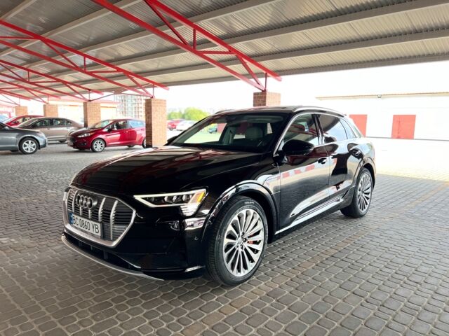 Чорний Ауді E-Tron, об'ємом двигуна 0 л та пробігом 31 тис. км за 32300 $, фото 1 на Automoto.ua