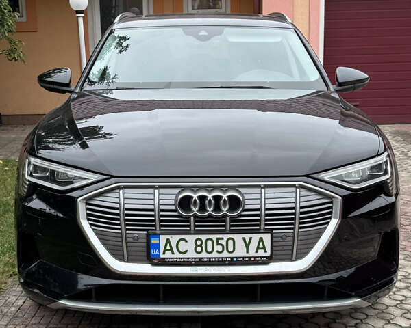 Чорний Ауді E-Tron, об'ємом двигуна 0 л та пробігом 211 тис. км за 20500 $, фото 1 на Automoto.ua