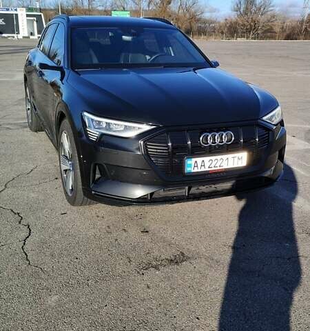 Черный Ауди E-Tron, объемом двигателя 0 л и пробегом 81 тыс. км за 47900 $, фото 1 на Automoto.ua