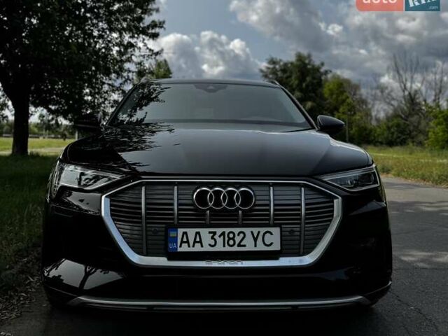 Черный Ауди E-Tron, объемом двигателя 0 л и пробегом 116 тыс. км за 22000 $, фото 1 на Automoto.ua