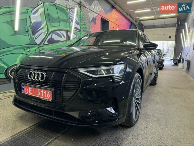 Чорний Ауді E-Tron, об'ємом двигуна 0 л та пробігом 62 тис. км за 34500 $, фото 1 на Automoto.ua