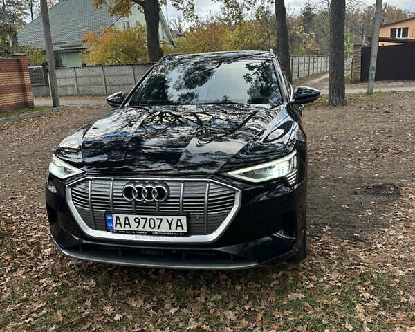 Ауді E-Tron 2019 у Ирпене на Automoto.ua Чорний Ауді E-Tron, об'ємом двигуна 0 л та пробігом 71 тис. км за 38300 $, фото 1 на Automoto.ua