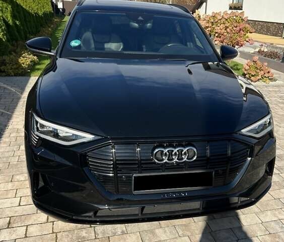 Черный Ауди E-Tron, объемом двигателя 0 л и пробегом 184 тыс. км за 30000 $, фото 1 на Automoto.ua