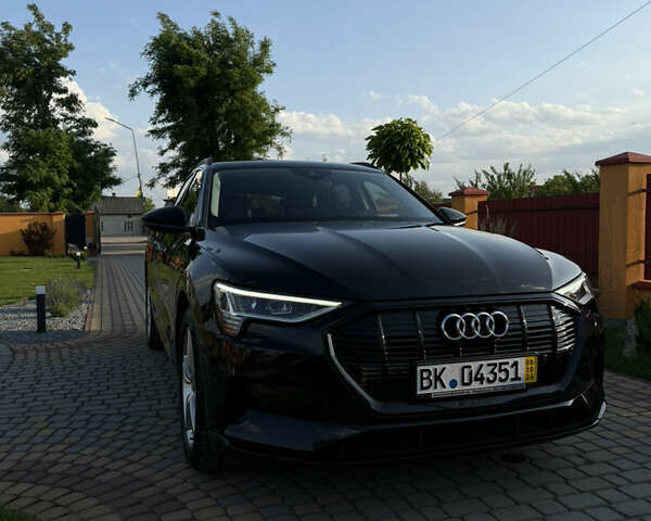 Ауди E-Tron 2020 в Львове на Automoto.ua Черный Ауди E-Tron, объемом двигателя 0 л и пробегом 100 тыс. км за 33000 $, фото 1 на Automoto.ua