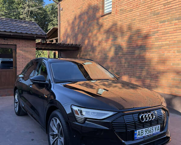 Черный Ауди E-Tron, объемом двигателя 0 л и пробегом 118 тыс. км за 28500 $, фото 1 на Automoto.ua
