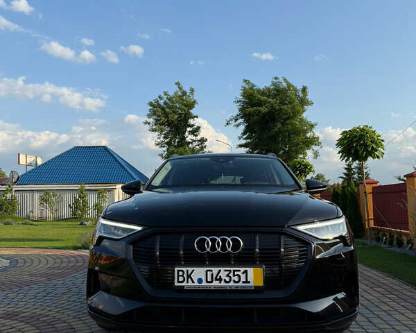 Чорний Ауді E-Tron, об'ємом двигуна 0 л та пробігом 117 тис. км за 33000 $, фото 1 на Automoto.ua