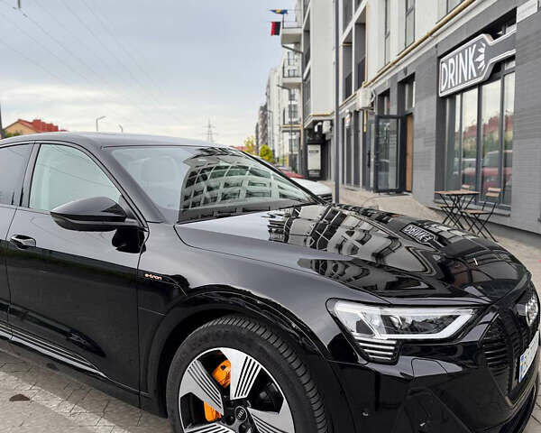 Чорний Ауді E-Tron, об'ємом двигуна 0 л та пробігом 60 тис. км за 39000 $, фото 1 на Automoto.ua
