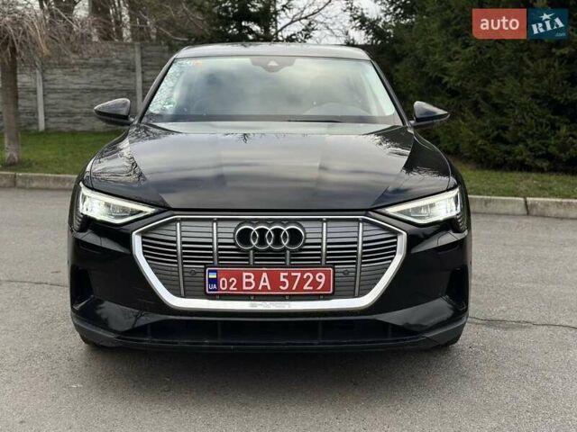 Чорний Ауді E-Tron, об'ємом двигуна 0 л та пробігом 175 тис. км за 22800 $, фото 1 на Automoto.ua