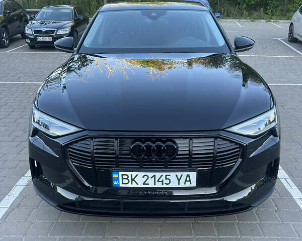 Ауди E-Tron 2020 в Луцке на Automoto.ua Черный Ауди E-Tron, объемом двигателя 0 л и пробегом 91 тыс. км за 30800 $, фото 1 на Automoto.ua