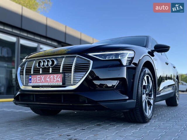 Чорний Ауді E-Tron, об'ємом двигуна 0 л та пробігом 81 тис. км за 26500 $, фото 1 на Automoto.ua