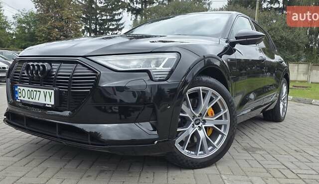 Чорний Ауді E-Tron, об'ємом двигуна 0 л та пробігом 138 тис. км за 29900 $, фото 1 на Automoto.ua
