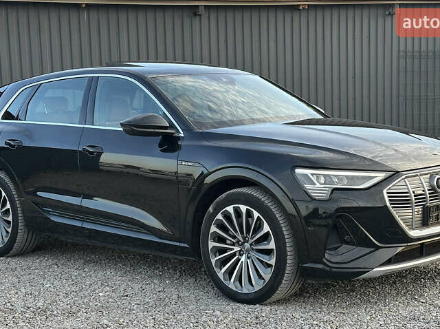 Чорний Ауді E-Tron, об'ємом двигуна 0 л та пробігом 75 тис. км за 31499 $, фото 1 на Automoto.ua
