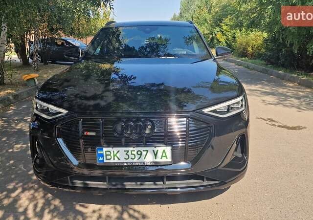 Черный Ауди E-Tron, объемом двигателя 0 л и пробегом 25 тыс. км за 39600 $, фото 1 на Automoto.ua