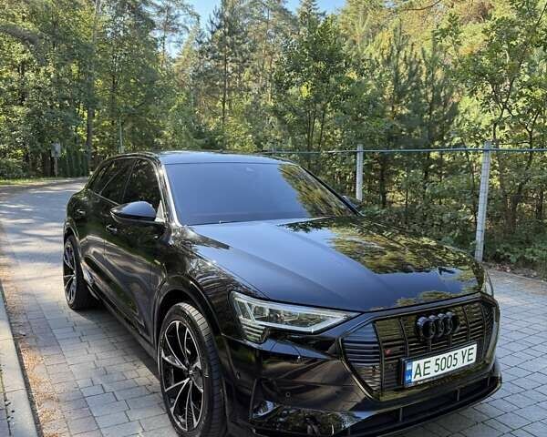 Черный Ауди E-Tron, объемом двигателя 0 л и пробегом 57 тыс. км за 28500 $, фото 1 на Automoto.ua