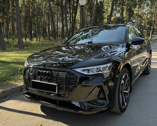 Черный Ауди E-Tron, объемом двигателя 0 л и пробегом 42 тыс. км за 45500 $, фото 1 на Automoto.ua