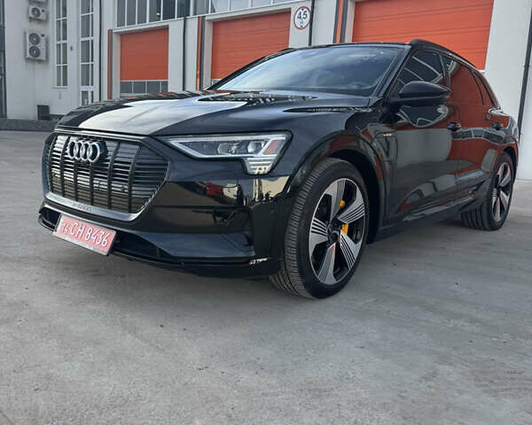 Черный Ауди E-Tron, объемом двигателя 0 л и пробегом 87 тыс. км за 31300 $, фото 1 на Automoto.ua