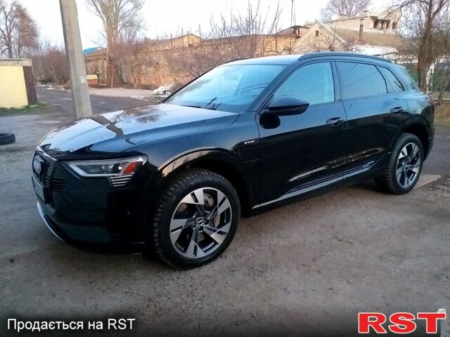 Черный Ауди E-Tron, объемом двигателя 0.3 л и пробегом 51 тыс. км за 35000 $, фото 1 на Automoto.ua