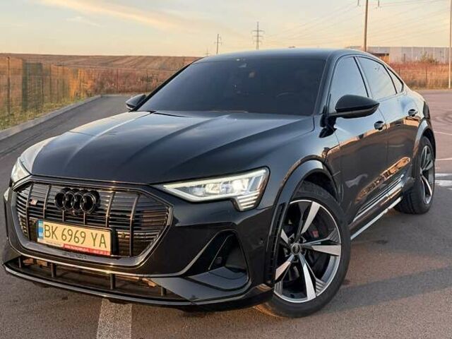 Черный Ауди E-Tron, объемом двигателя 0 л и пробегом 68 тыс. км за 45000 $, фото 1 на Automoto.ua