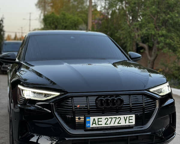 Черный Ауди E-Tron, объемом двигателя 0 л и пробегом 28 тыс. км за 39000 $, фото 1 на Automoto.ua
