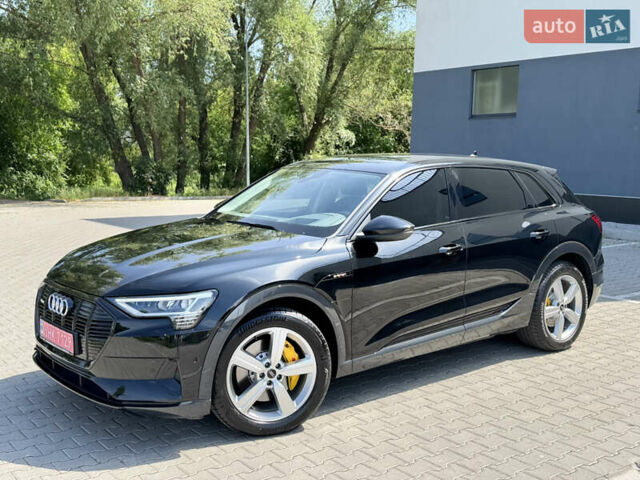 Черный Ауди E-Tron, объемом двигателя 0 л и пробегом 9 тыс. км за 37700 $, фото 1 на Automoto.ua