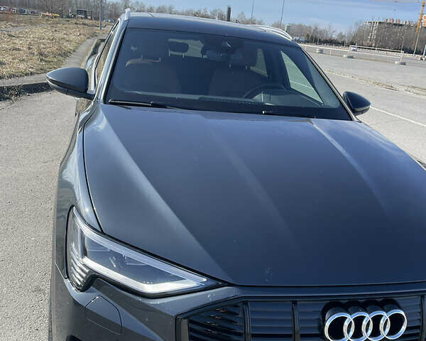 Ауді E-Tron 2020 у Львові на Automoto.ua Коричневий Ауді E-Tron, об'ємом двигуна 0 л та пробігом 12 тис. км за 68000 $, фото 1 на Automoto.ua