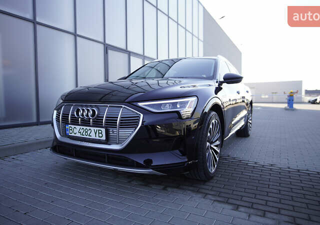 Ауди E-Tron, объемом двигателя 0 л и пробегом 64 тыс. км за 31800 $, фото 1 на Automoto.ua