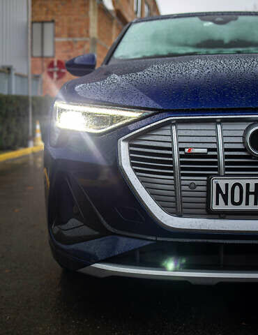 Ауді E-Tron, об'ємом двигуна 0 л та пробігом 81 тис. км за 34500 $, фото 1 на Automoto.ua