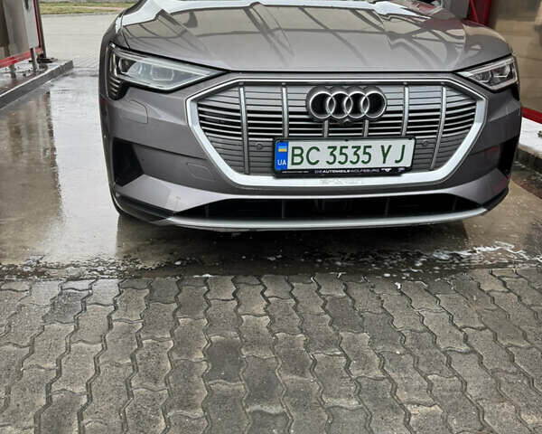 Серый Ауди E-Tron, объемом двигателя 0 л и пробегом 75 тыс. км за 36000 $, фото 1 на Automoto.ua