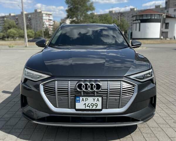 Серый Ауди E-Tron, объемом двигателя 0 л и пробегом 142 тыс. км за 27500 $, фото 1 на Automoto.ua