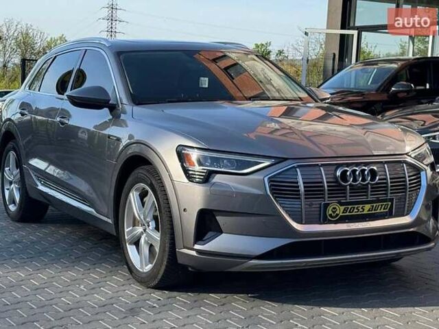 Серый Ауди E-Tron, объемом двигателя 0 л и пробегом 94 тыс. км за 30000 $, фото 1 на Automoto.ua
