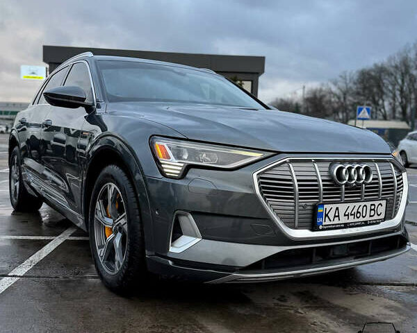 Серый Ауди E-Tron, объемом двигателя 0 л и пробегом 86 тыс. км за 33000 $, фото 1 на Automoto.ua