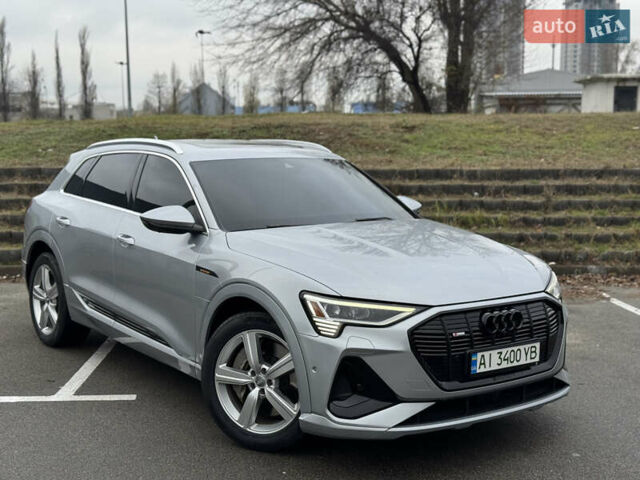 Сірий Ауді E-Tron, об'ємом двигуна 0 л та пробігом 69 тис. км за 32500 $, фото 1 на Automoto.ua