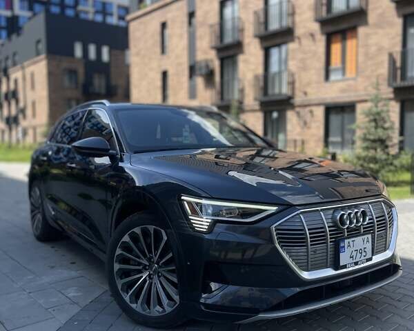 Серый Ауди E-Tron, объемом двигателя 0 л и пробегом 69 тыс. км за 33000 $, фото 1 на Automoto.ua