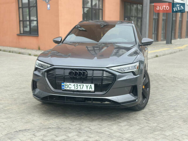 Серый Ауди E-Tron, объемом двигателя 0 л и пробегом 41 тыс. км за 29500 $, фото 1 на Automoto.ua