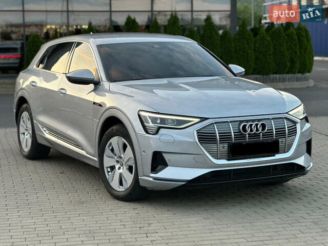 Серый Ауди E-Tron, объемом двигателя 0 л и пробегом 161 тыс. км за 25500 $, фото 1 на Automoto.ua