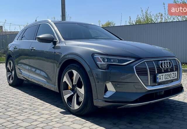 Серый Ауди E-Tron, объемом двигателя 0 л и пробегом 149 тыс. км за 33900 $, фото 1 на Automoto.ua
